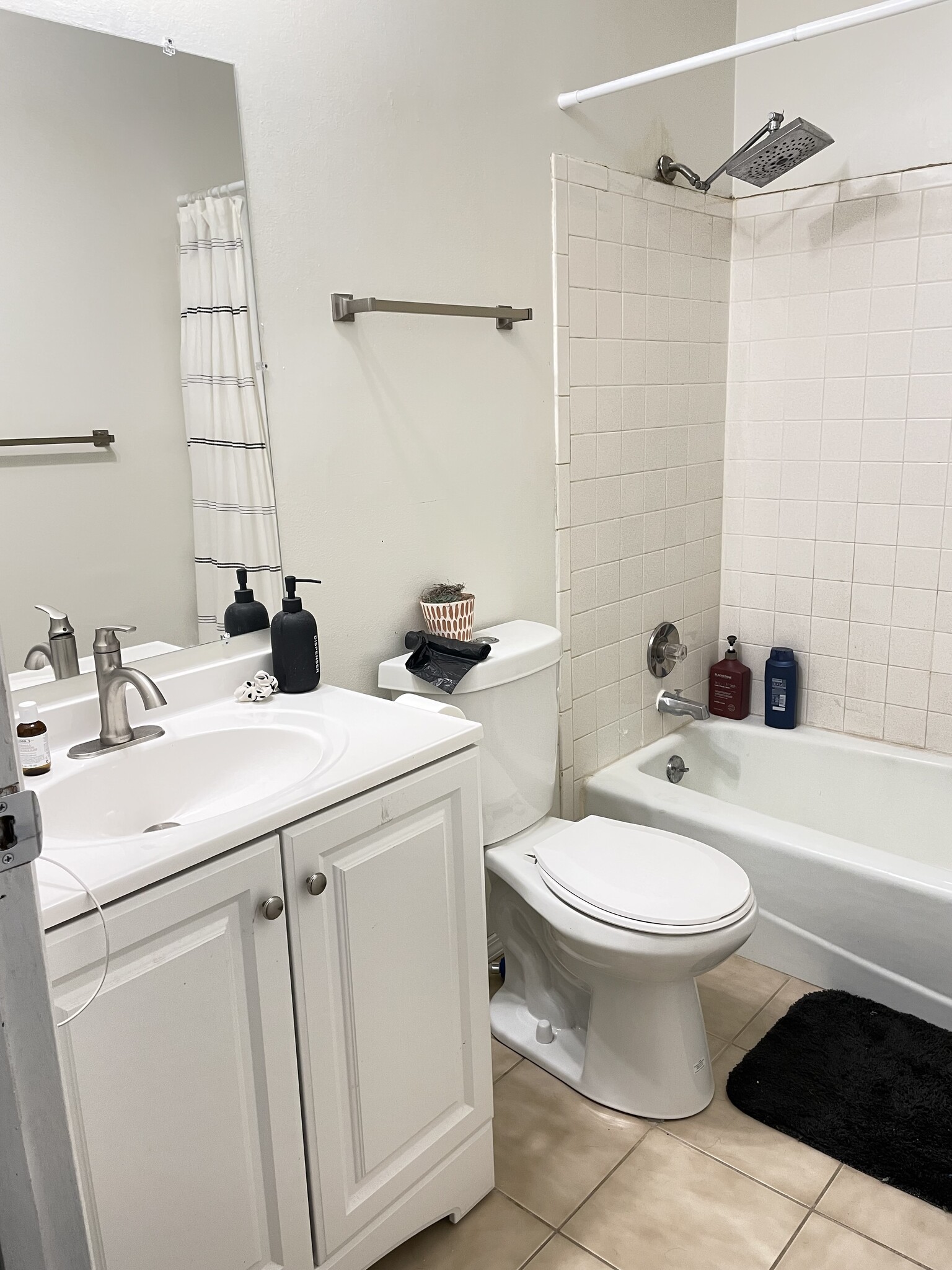Building Photo - 961 High Meadow Dr