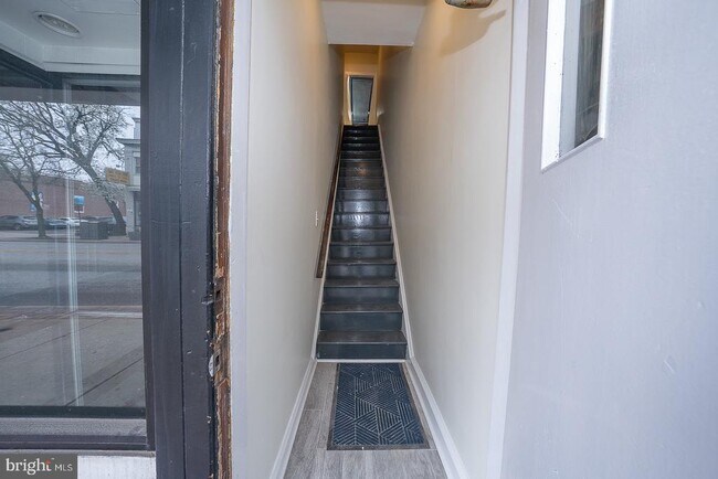 Building Photo - 22 Ardmore Ave