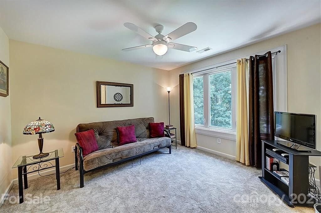 Building Photo - 2427 Mt Isle Harbor Dr