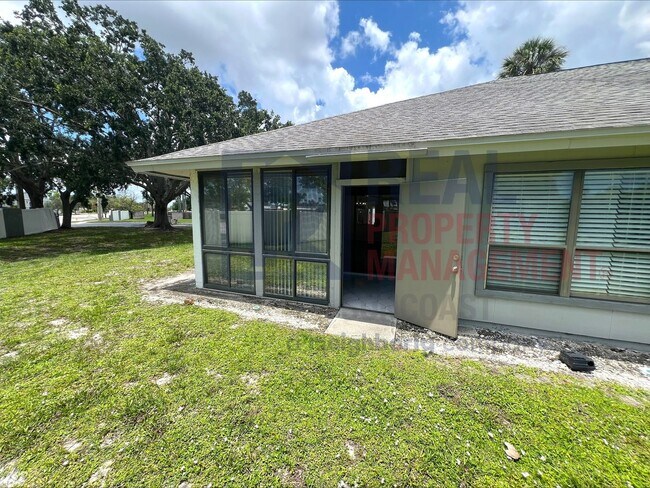 Building Photo - 936 N Beneva Rd