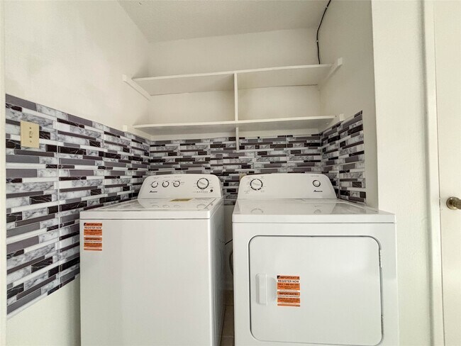 Building Photo - 7206 S Gessner Rd