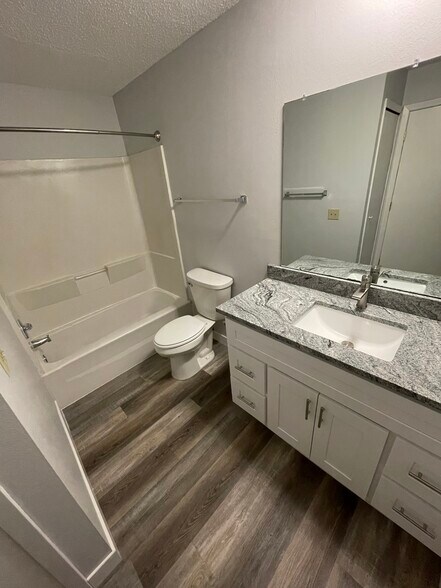 Building Photo - 519 Jefferson St