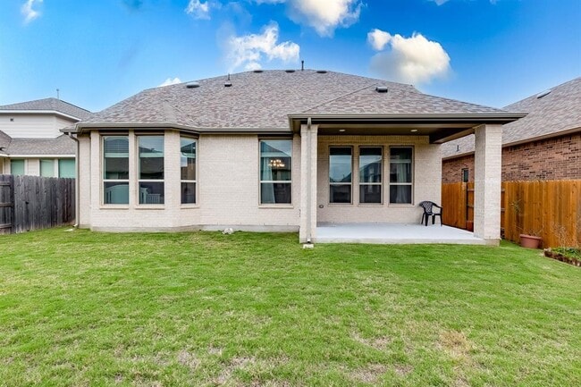 Building Photo - 833 Whitetail Dr