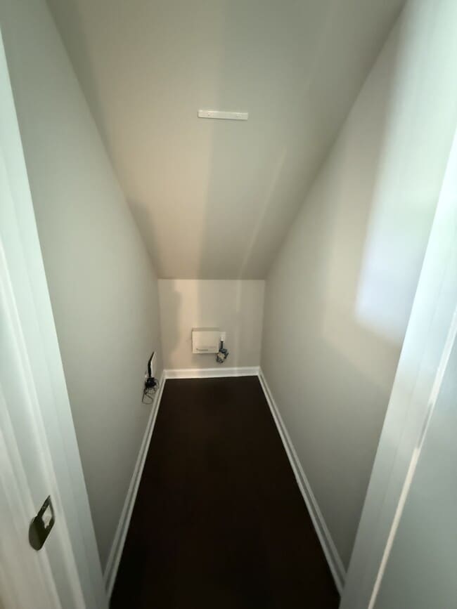 Building Photo - 6855 Coopers Hawk Trail