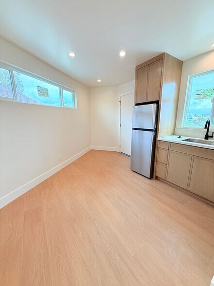 Building Photo - 6983 Ramfos Ln