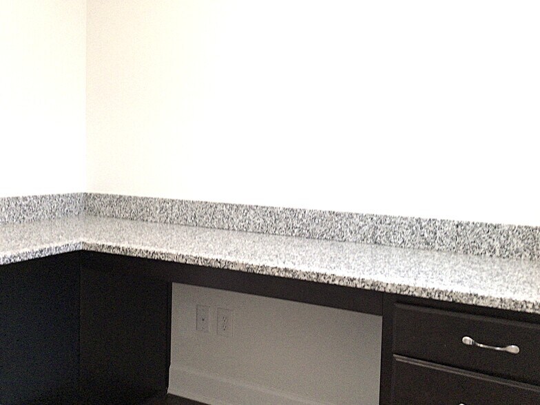 Building Photo - 1300 Bryce's Ct
