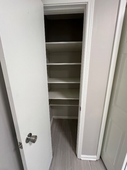 Building Photo - 7358 Country Side Rd