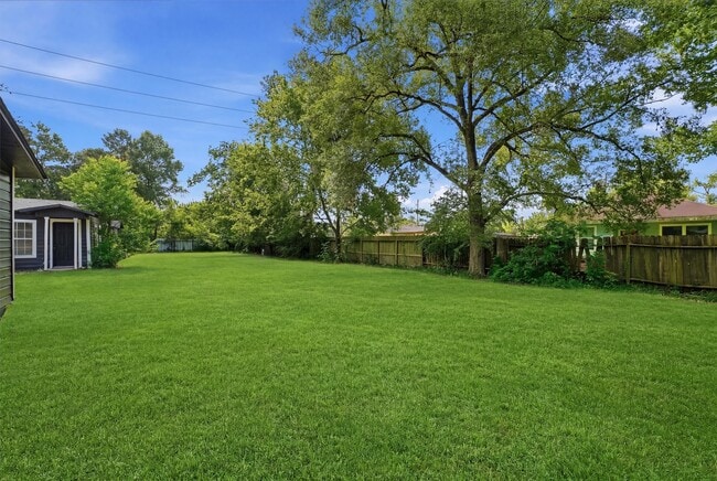 Building Photo - 8038 Record St