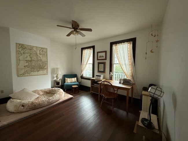 Building Photo - 164 Fair St