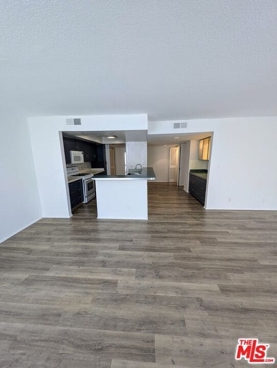 Building Photo - 1312 S Saltair Ave