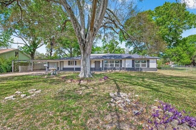 Building Photo - 815 Brooks Ave