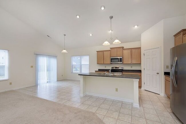 Building Photo - 3 Bedroom 2 Full Bath Ranch in Westfield in Popular Maple Knoll!