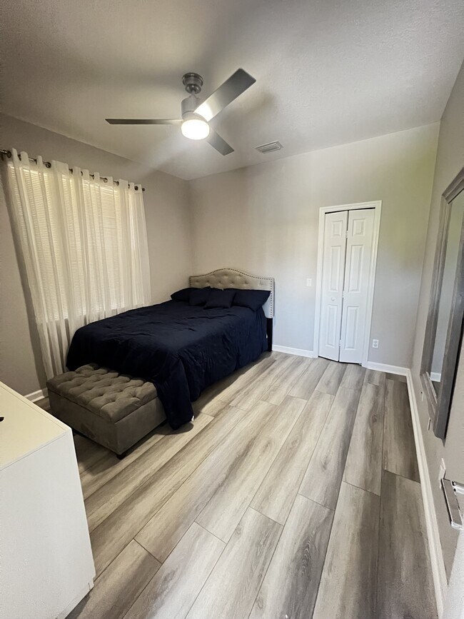 Building Photo - 14120 Reflection Lakes Dr