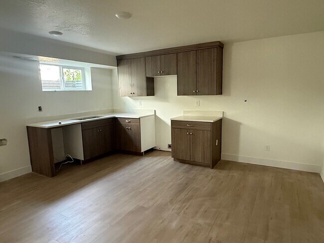 Building Photo - 1622 W 1000 S