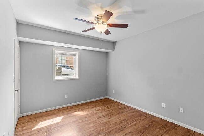 Building Photo - 3BR/2BA ON EAST CAMPUS!