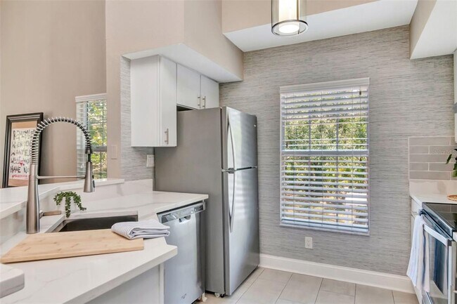 Building Photo - 9130 Lake Chase Island Way