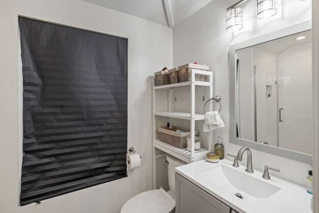 Building Photo - 3BD/3BA PLUS LOFT AND DETACHED ADU Located in SOUTH WINDAMERE-Available May 1, 2026!