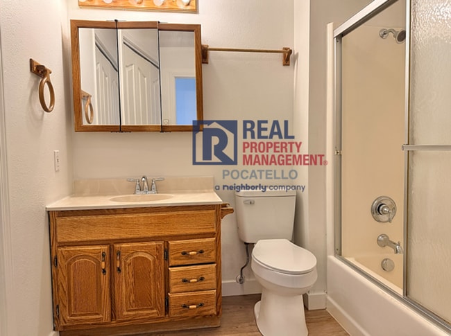 Building Photo - 4 bed 3 bath house - 2 car garage - RV parking