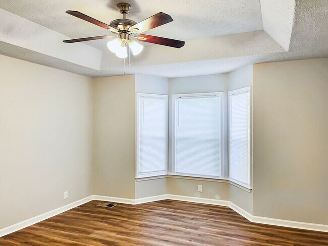 Building Photo - 405 Pleasant Run Rd