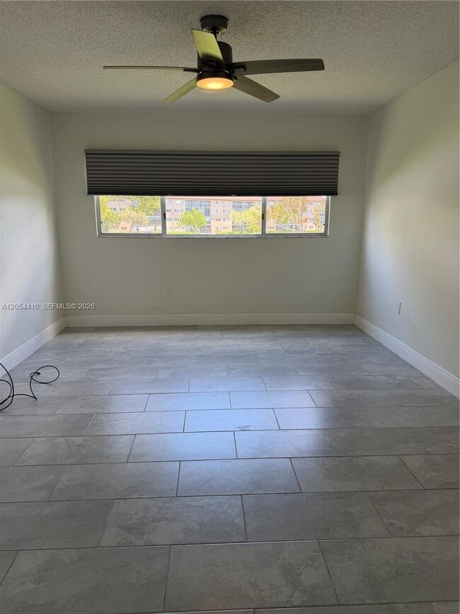 Building Photo - 1351 SW 141st Ave