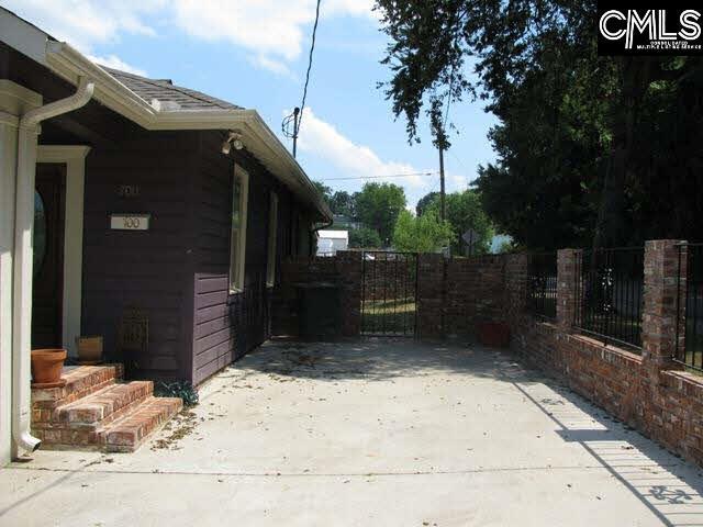 Building Photo - 700 Chester St