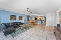 Building Photo - 2040 Royal Bay Blvd