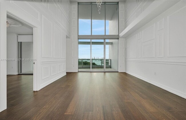 Building Photo - 900 Biscayne Blvd