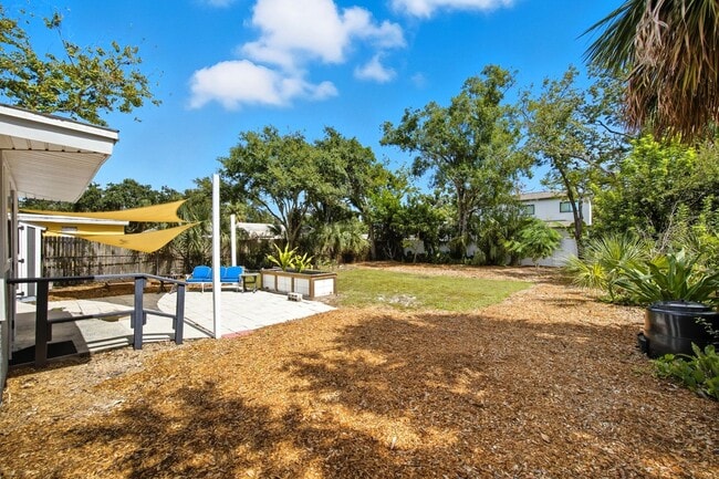 Building Photo - 6236 S Martindale Ave