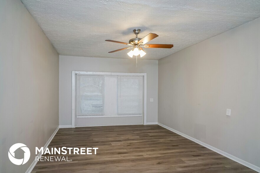 Building Photo - 5405 Tivoli Dr