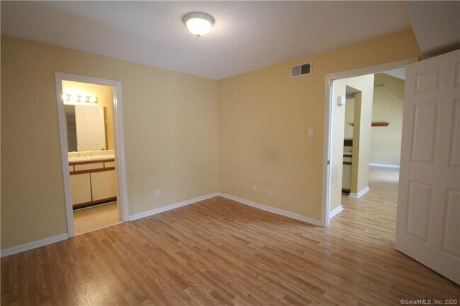 Building Photo - 285 Carriage Crossing Ln