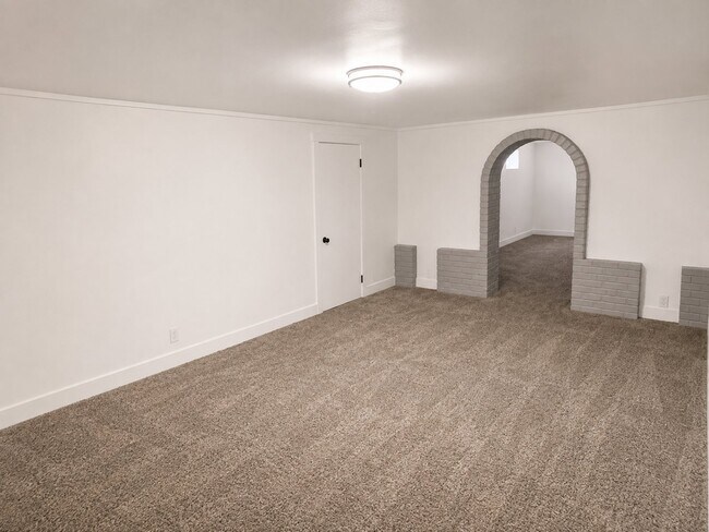 Building Photo - 1151 Helen