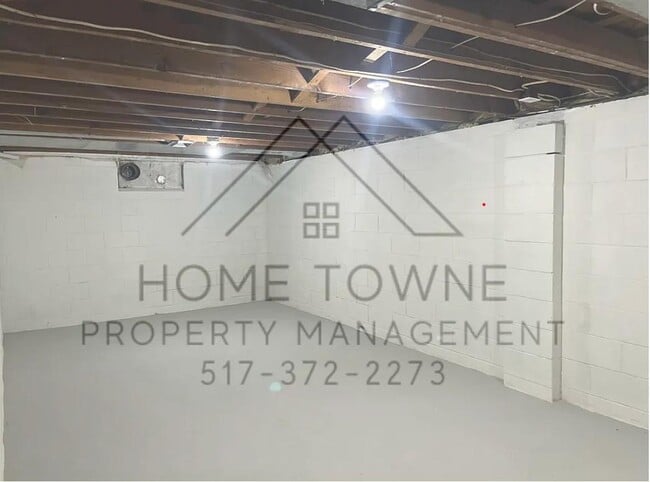 Building Photo - 425 N Sycamore St