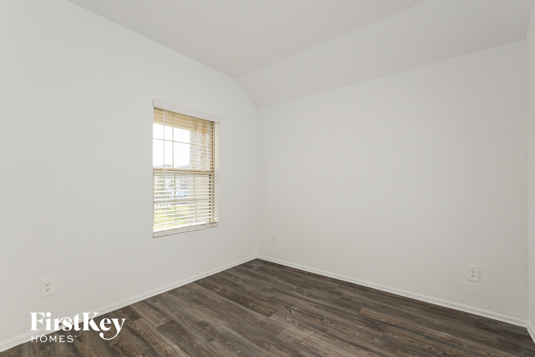 Building Photo - 18446 Summit Ranch Dr