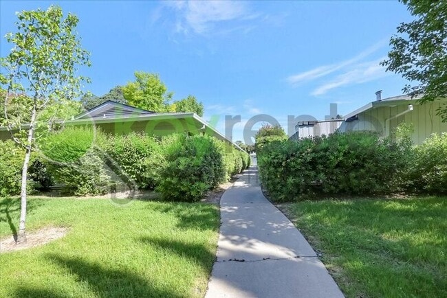 Building Photo - 6705 Greenback Ln