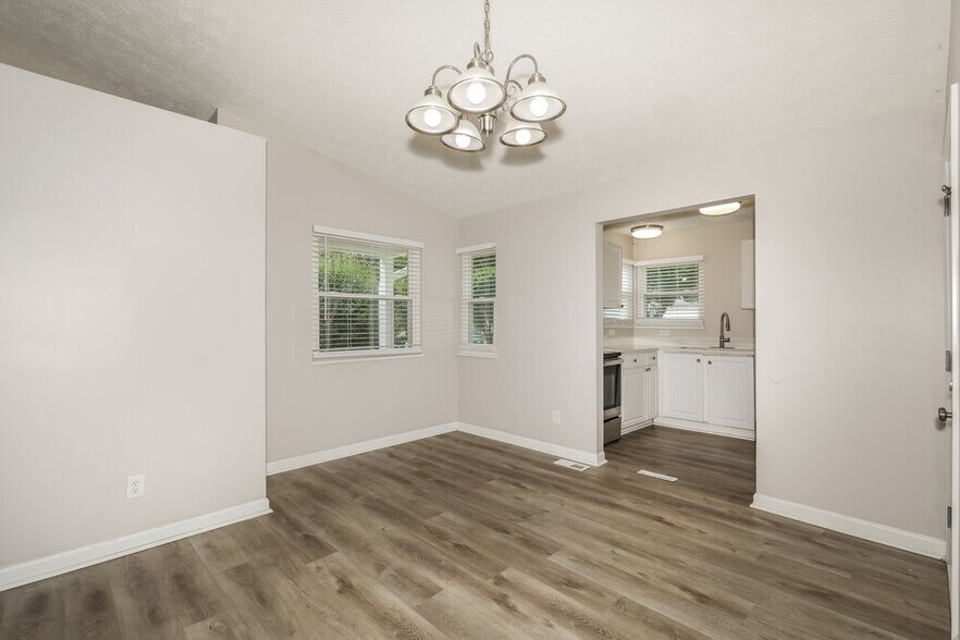 Building Photo - 1531 Creekside Ln