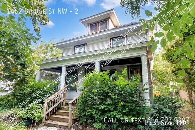 Primary Photo - 1452 Bridge St NW