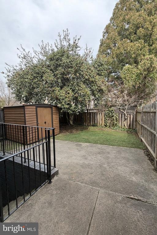 Building Photo - 5439 Richenbacher Ave