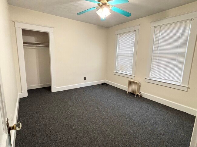 Building Photo - 19 Darrow St