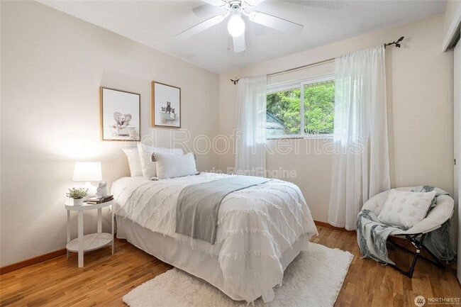 Building Photo - 11807 96th Ave SW