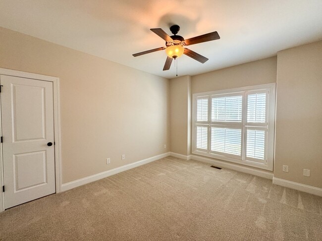 Building Photo - Gorgeous 4 Bed 2.5 Bath Home in Pinehurst