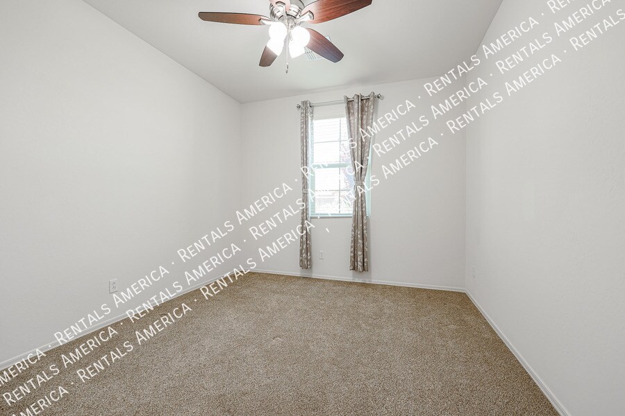 Building Photo - 10915 E Calypso Ave