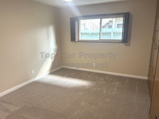 Building Photo - ***Oceanside Charmer 3 bed / 2 bath House ...