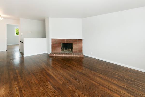 Building Photo - Beautiful rehabbed Mid-Century single family home