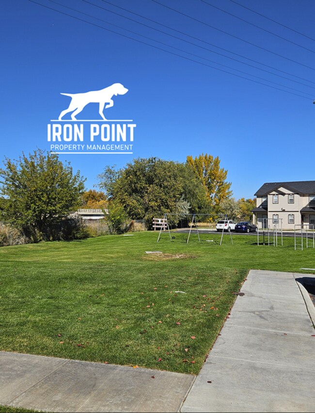 Building Photo - 35WHITEOAK