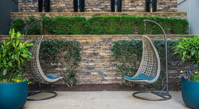 Building Photo - 900 E Six Forks Rd