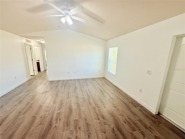 Building Photo - 5325 Ocarina Rd