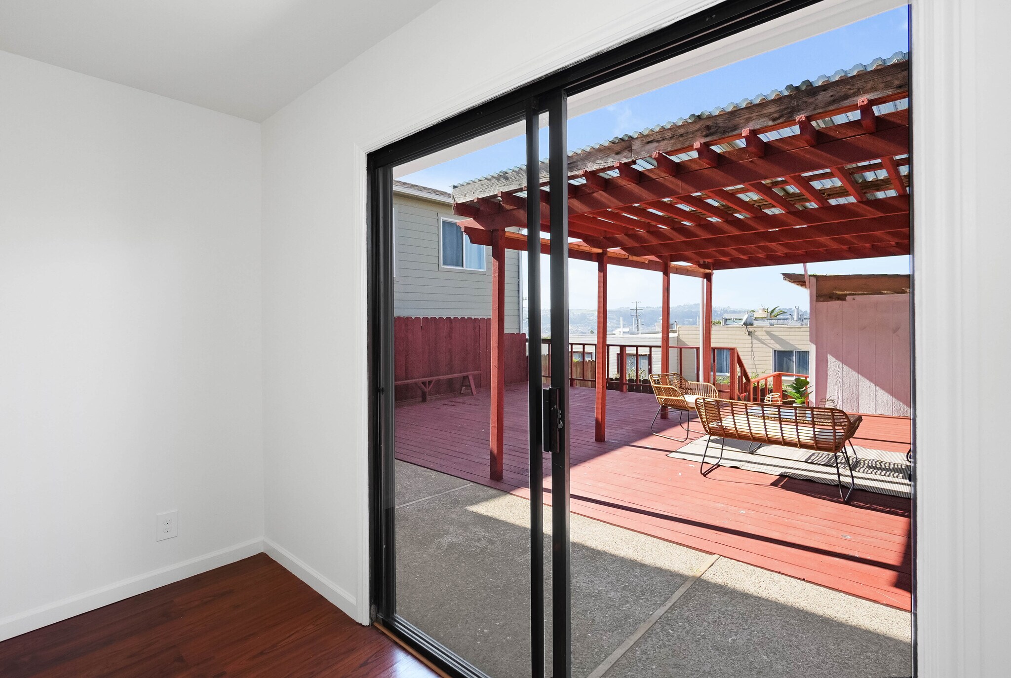 Building Photo - 584 Hillside Blvd