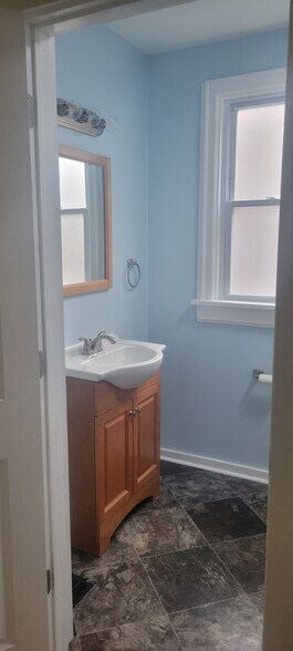 Building Photo - 423 Meigs St