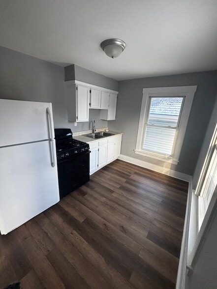 Building Photo - 1609 Kenneth Ave