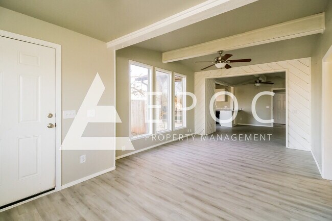 Building Photo - 626 Cedar Ave